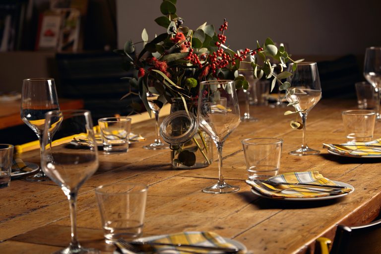 christmas table setting