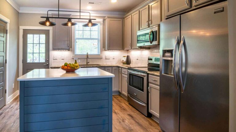 20 Gorgeous and Functional Kitchen Backsplash Ideas You'll Love