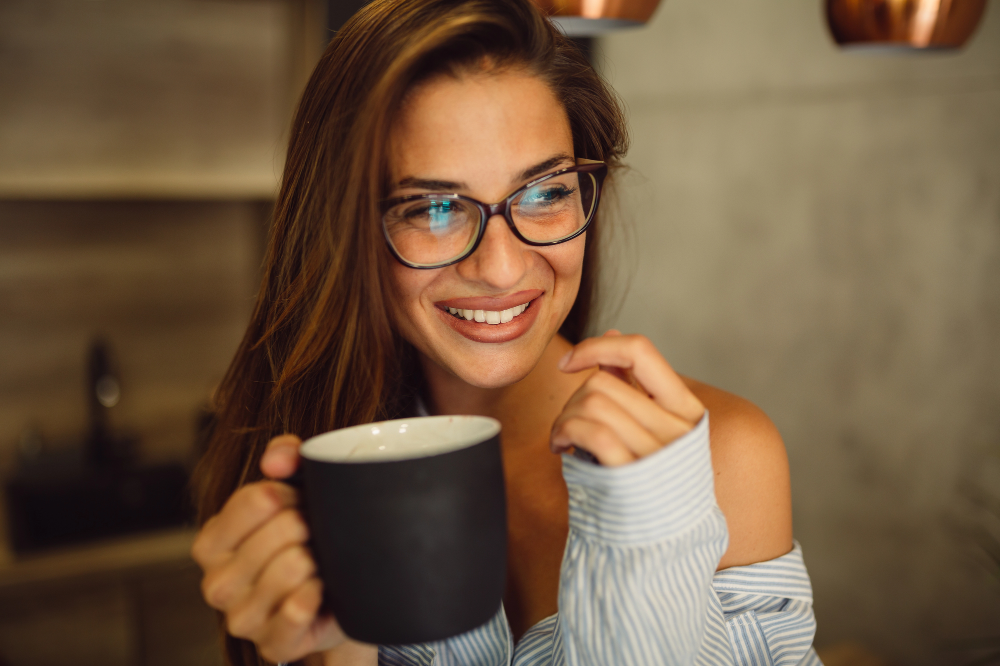 girl drinking coffee