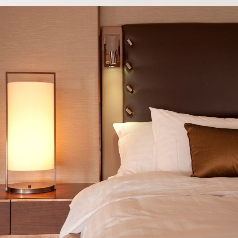Here’s Why Some Travelers Refuse to Turn on the Lights Immediately After Entering a Hotel Room