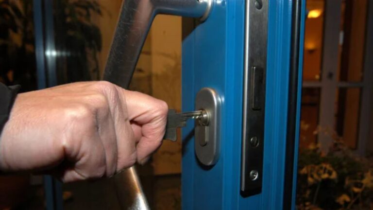 12 Simple Safety Mistakes That Could Leave You Vulnerable When Living Alone