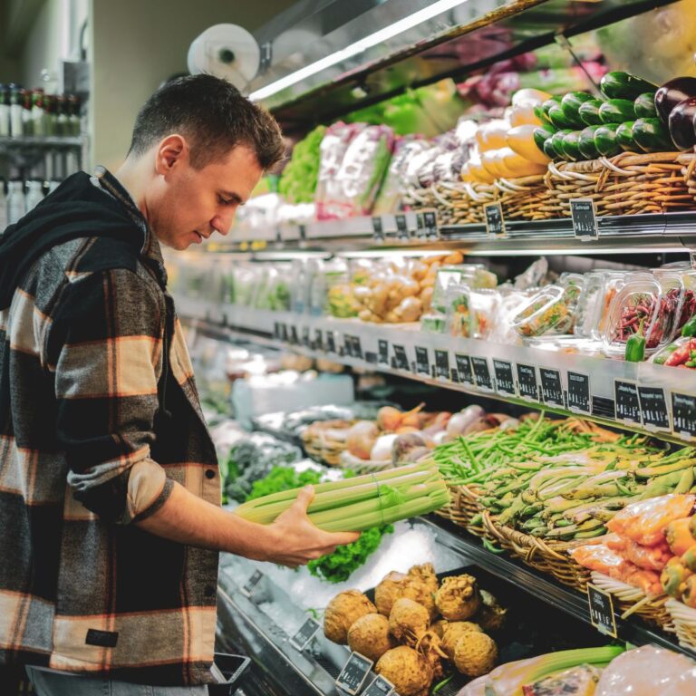 15 Grocery Store Loyalty Programs Worth Joining (And the Money-Saving Perks Most Shoppers Miss)