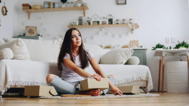 Fed Up With Her Roommate, She Moved Out Without Saying a Word