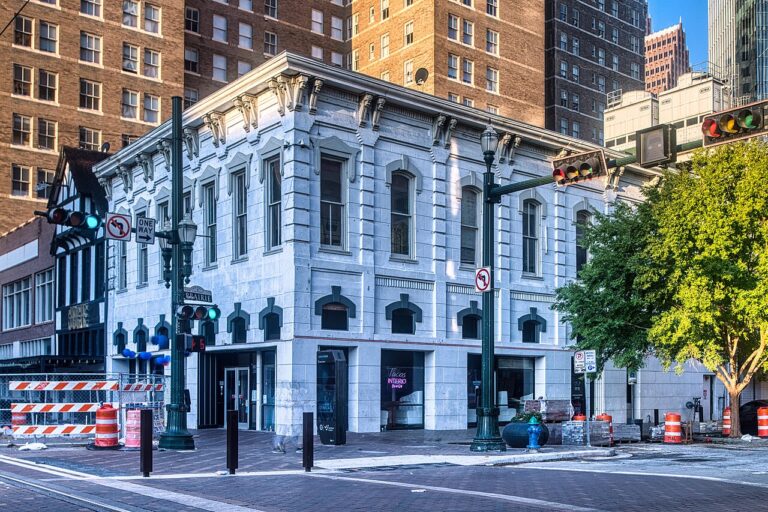 The 10 Cities Americans Keep Packing Up and Moving To—Most Are in the South