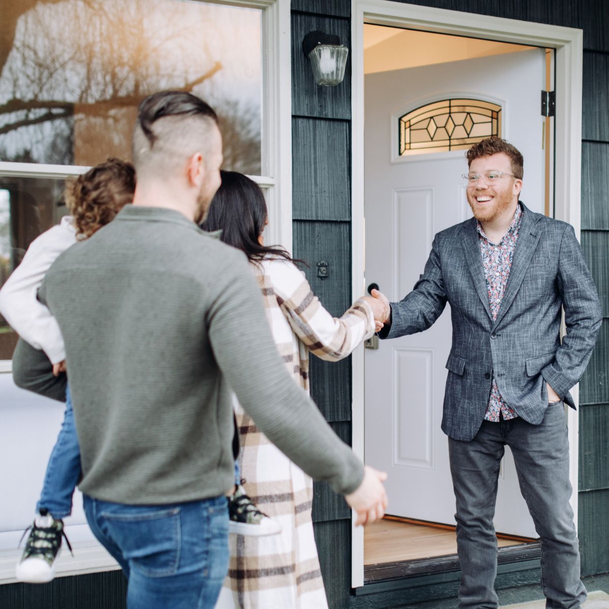home buyers and real estate agent